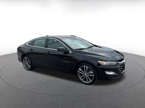 Used 2024 Chevrolet Malibu LT image 2