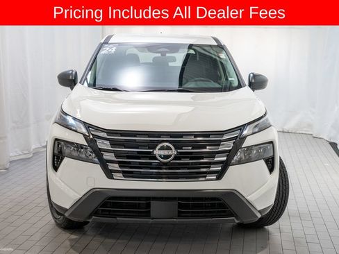 Used 2024 Nissan Rogue S FWD image 2