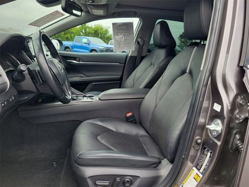 Used 2022 Toyota Camry XSE image 25