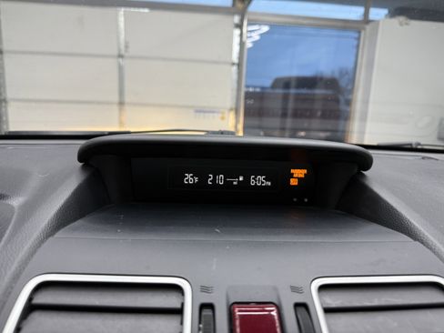 Used 2016 Subaru Crosstrek 2.0i Limited image 17