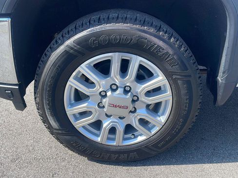 Used 2022 GMC Sierra 2500 SLT w/ SLT Convenience Package AWD/4WD image 13