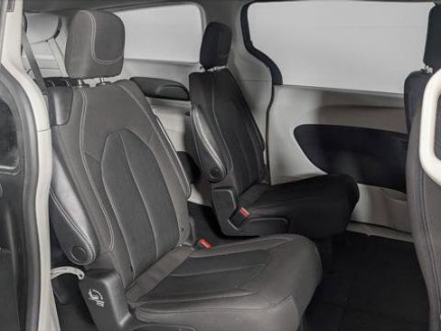 Used 2023 Chrysler Voyager LX FWD image 19