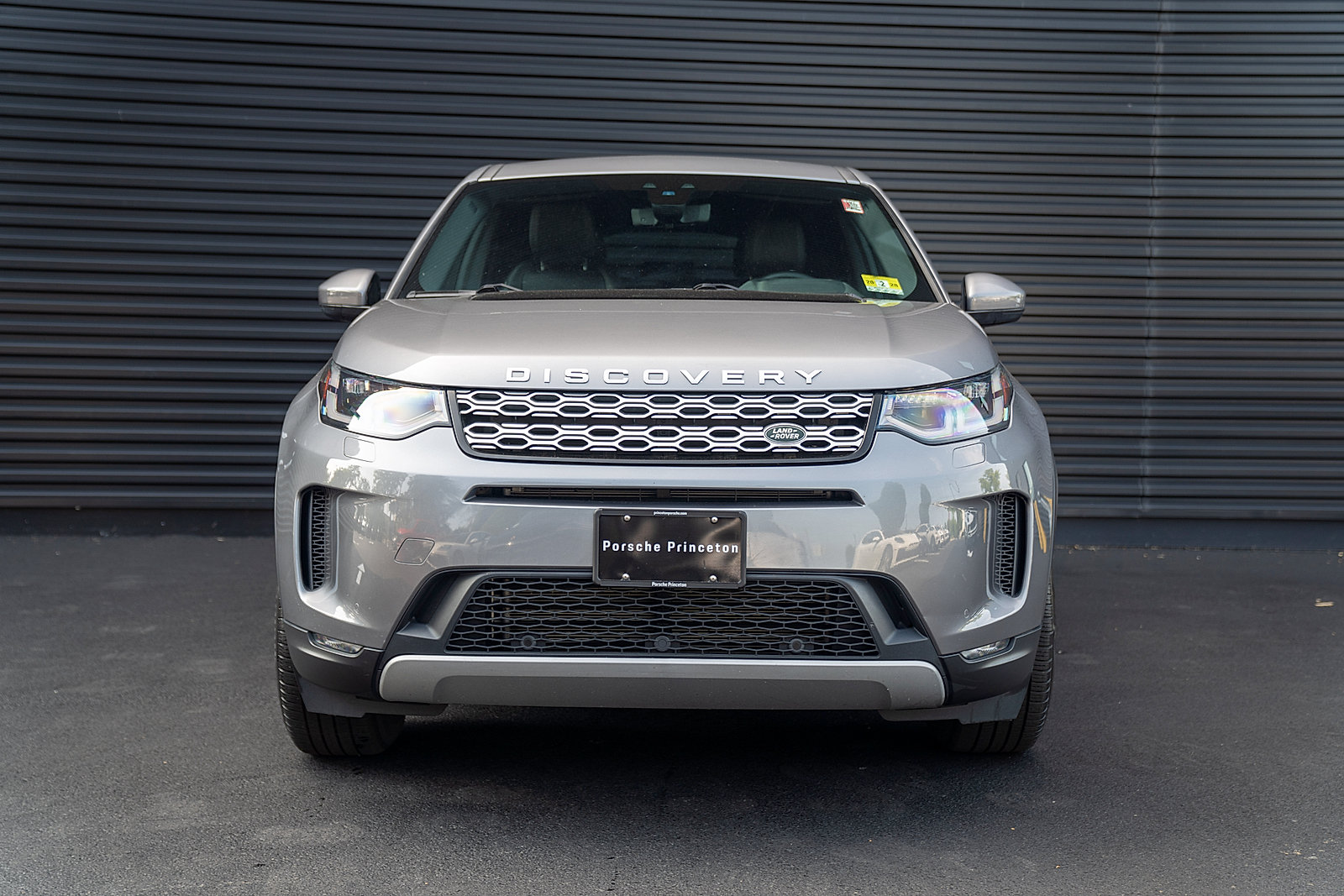 Used 2020 Land Rover Discovery Sport SE AWD/4WD image 23