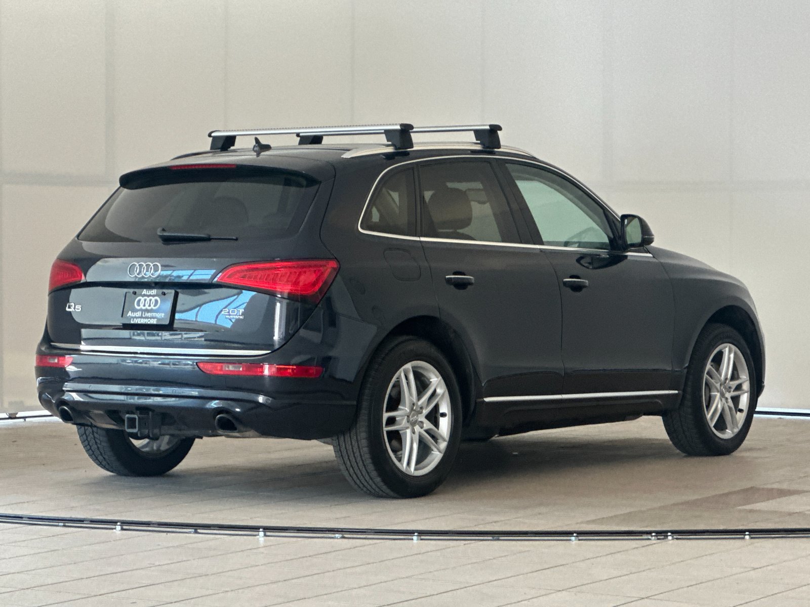 Used 2017 Audi Q5 2.0T Premium Plus w/ Technology Package AWD/4WD image 6