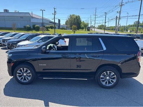 Used 2022 Chevrolet Tahoe LT w/ Luxury Package AWD/4WD image 15