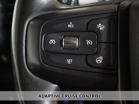 Used 2024 GMC Sierra 1500 AT4 w/ Technology Package AWD/4WD image 4