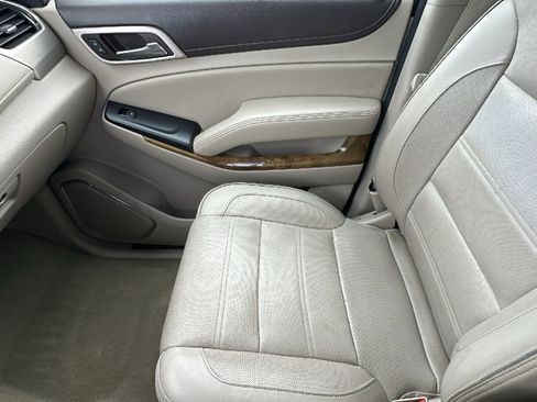 Used 2017 GMC Yukon Denali image 12