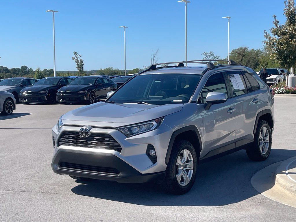Used 2021 Toyota RAV4 XLE AWD/4WD image 4