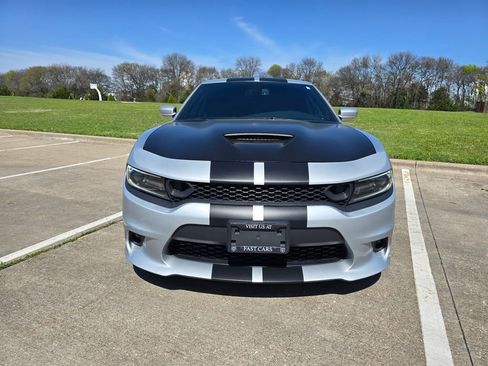 Used 2019 Dodge Charger Scat Pack w/ Navigation & Travel Group image 9