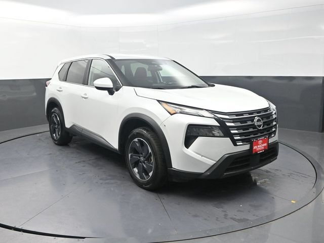 Used 2024 Nissan Rogue SV FWD image 10