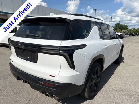 Used 2024 Chevrolet Traverse RS FWD image 3