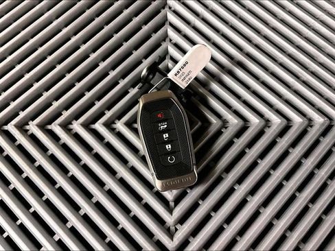 Used 2025 INFINITI QX80 Sensory AWD/4WD image 11