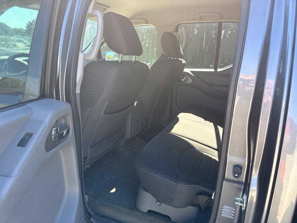 Used 2018 Nissan Frontier SV RWD image 23