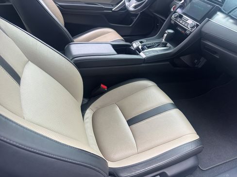 Used 2017 Honda Civic Touring image 12