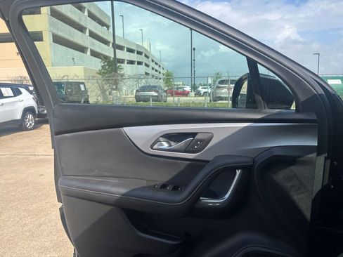 Used 2025 Chevrolet Blazer LT image 18