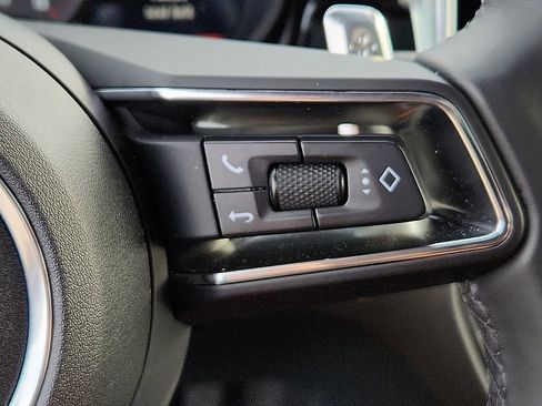 Certified 2025 Porsche Macan image 25