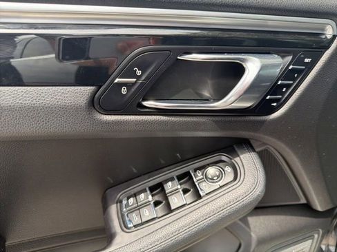 Used 2017 Porsche Macan S AWD/4WD image 11