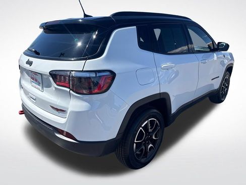 Used 2025 Jeep Compass Trailhawk AWD/4WD image 5