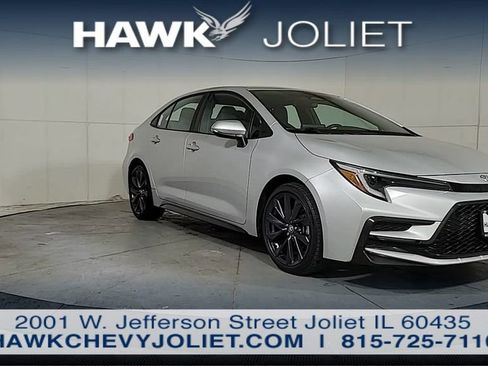 Used 2024 Toyota Corolla SE image 2