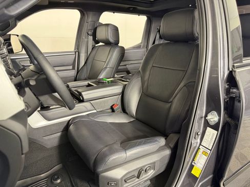 Used 2023 Toyota Tundra Platinum AWD/4WD image 30