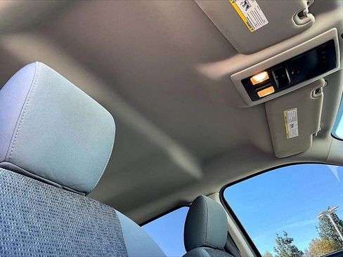 Used 2016 RAM 1500 Big Horn image 24