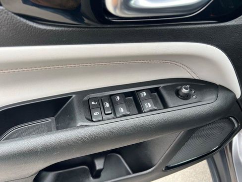 Used 2022 Jeep Compass Limited image 16