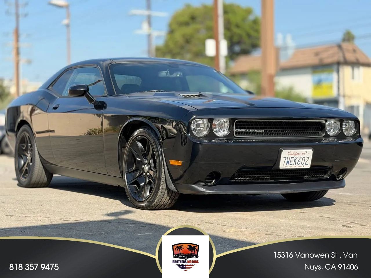 Used 2013 Dodge Challenger SXT RWD image 1