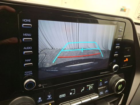 Certified 2022 Toyota Highlander L image 15