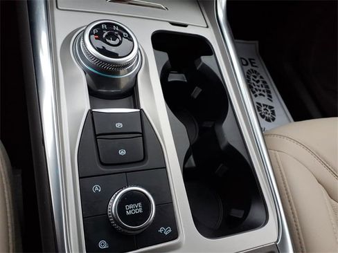 Certified 2023 Ford Explorer Platinum w/ Premium Technology Package image 23