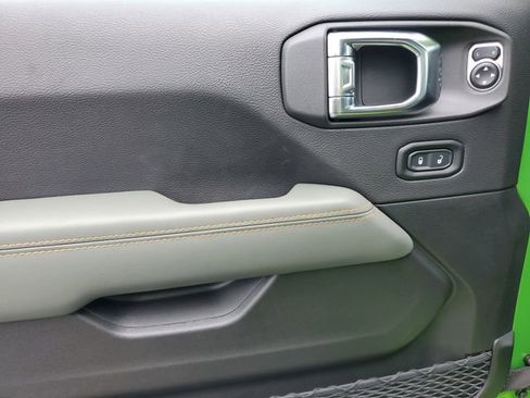 New 2025 Jeep Gladiator Mojave image 25