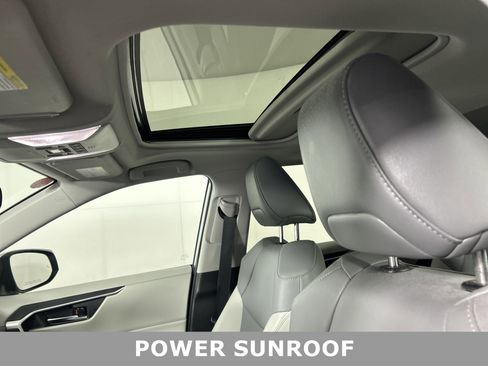 Used 2022 Toyota RAV4 XLE Premium image 7