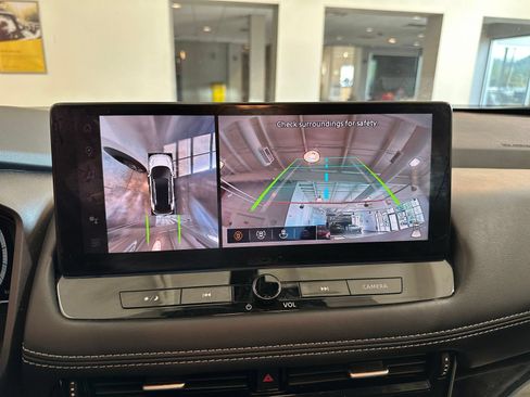 Used 2026 Nissan Rogue SL FWD image 27