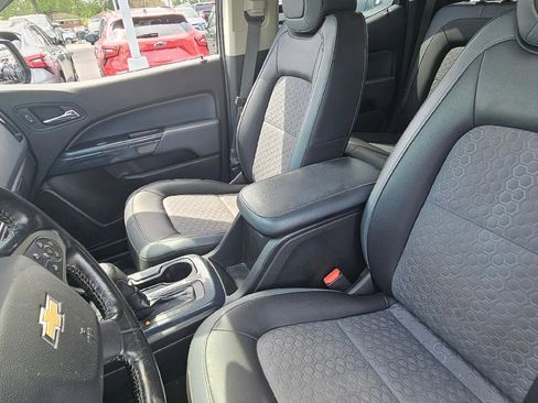 Used 2017 Chevrolet Colorado Z71 AWD/4WD image 11