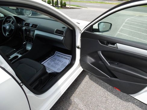 Used 2013 Volkswagen Passat 2.5 SE FWD image 21