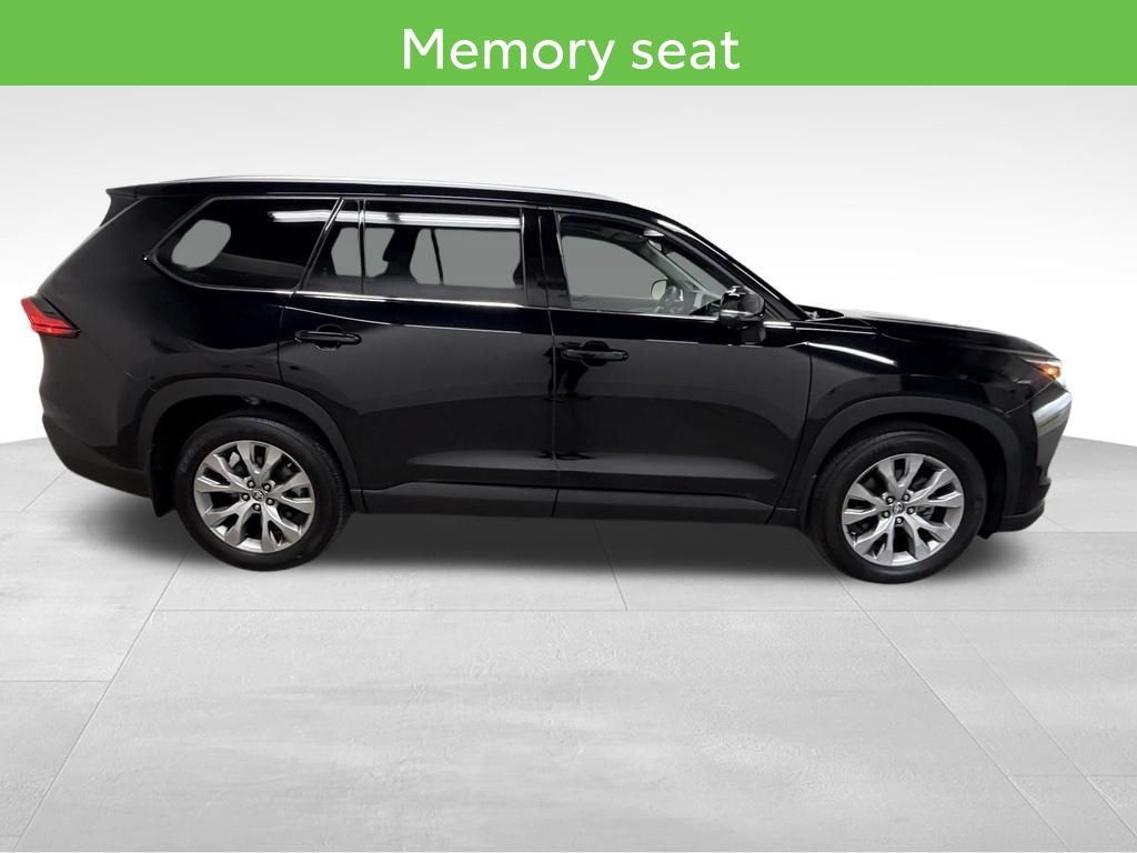 Used 2024 Toyota Grand Highlander AWD image 12