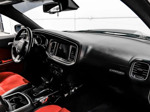 Used 2019 Dodge Charger Scat Pack w/ Dynamics Package RWD image 19