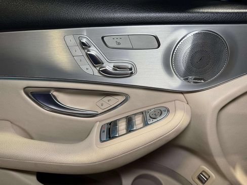 Used 2017 Mercedes-Benz GLC 300 4MATIC image 8