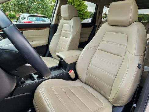 Used 2019 Honda CR-V Touring image 7