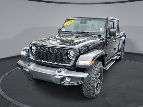 Used 2025 Jeep Gladiator Willys image 1