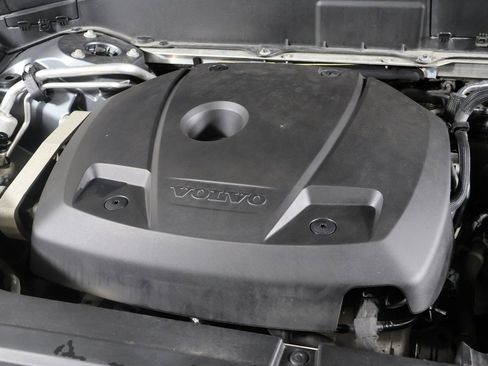 Used 2018 Volvo XC90 T5 Momentum w/ Convenience Package image 20