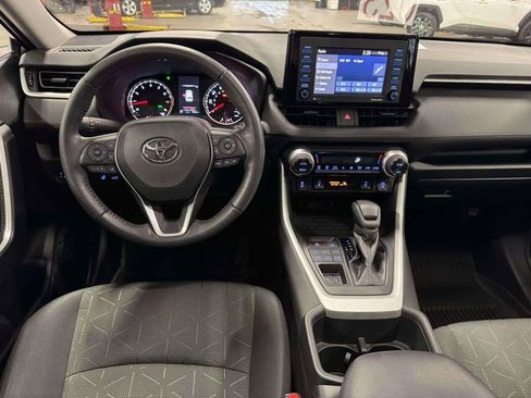 Used 2022 Toyota RAV4 XLE w/ Convenience Package image 17