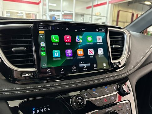 New 2026 Chrysler Pacifica Select image 25