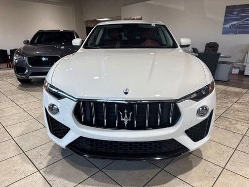 Used 2022 Maserati Levante GT image 3