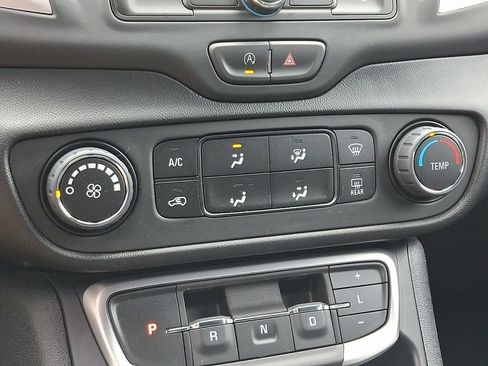 Certified 2023 GMC Terrain SLE AWD/4WD image 15