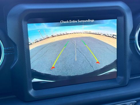 Used 2023 Jeep Wrangler Unlimited Rubicon 4xe image 32