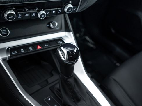 New 2025 Audi Q3 2.0T Premium image 10