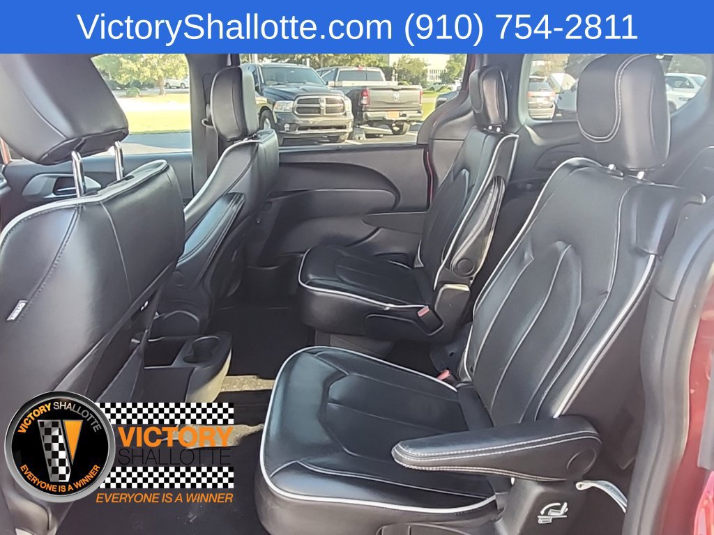 Used 2025 Chrysler Pacifica Limited FWD image 24