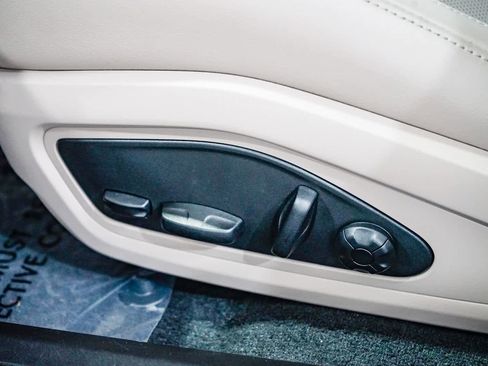 Used 2023 Porsche Taycan 4 Cross Turismo image 21