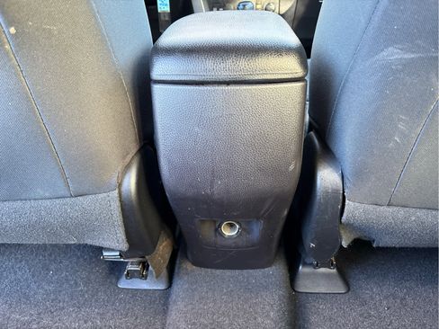 Used 2016 Toyota RAV4 LE image 10