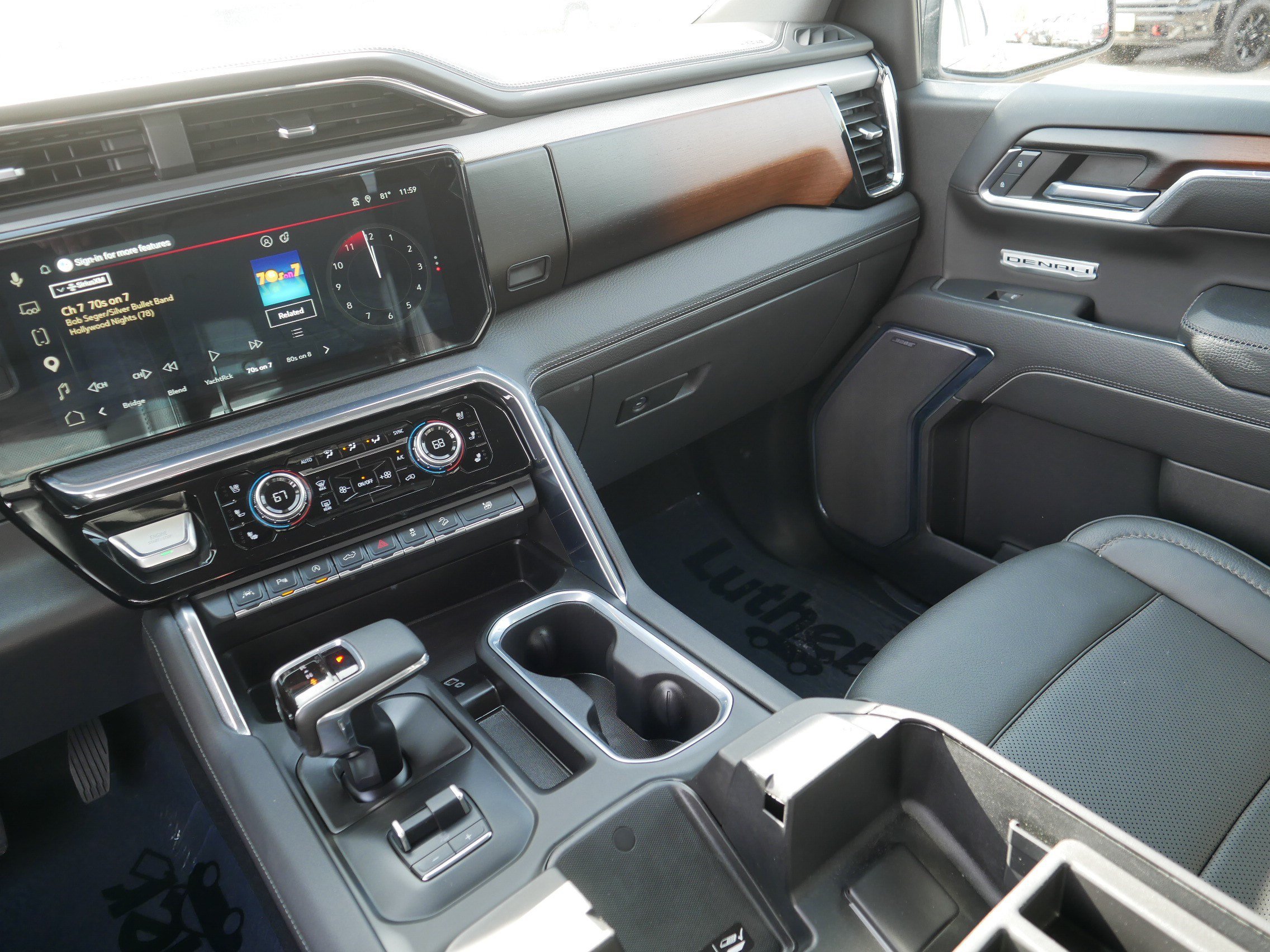Used 2024 GMC Sierra 1500 Denali w/ Denali Reserve Package AWD/4WD image 11
